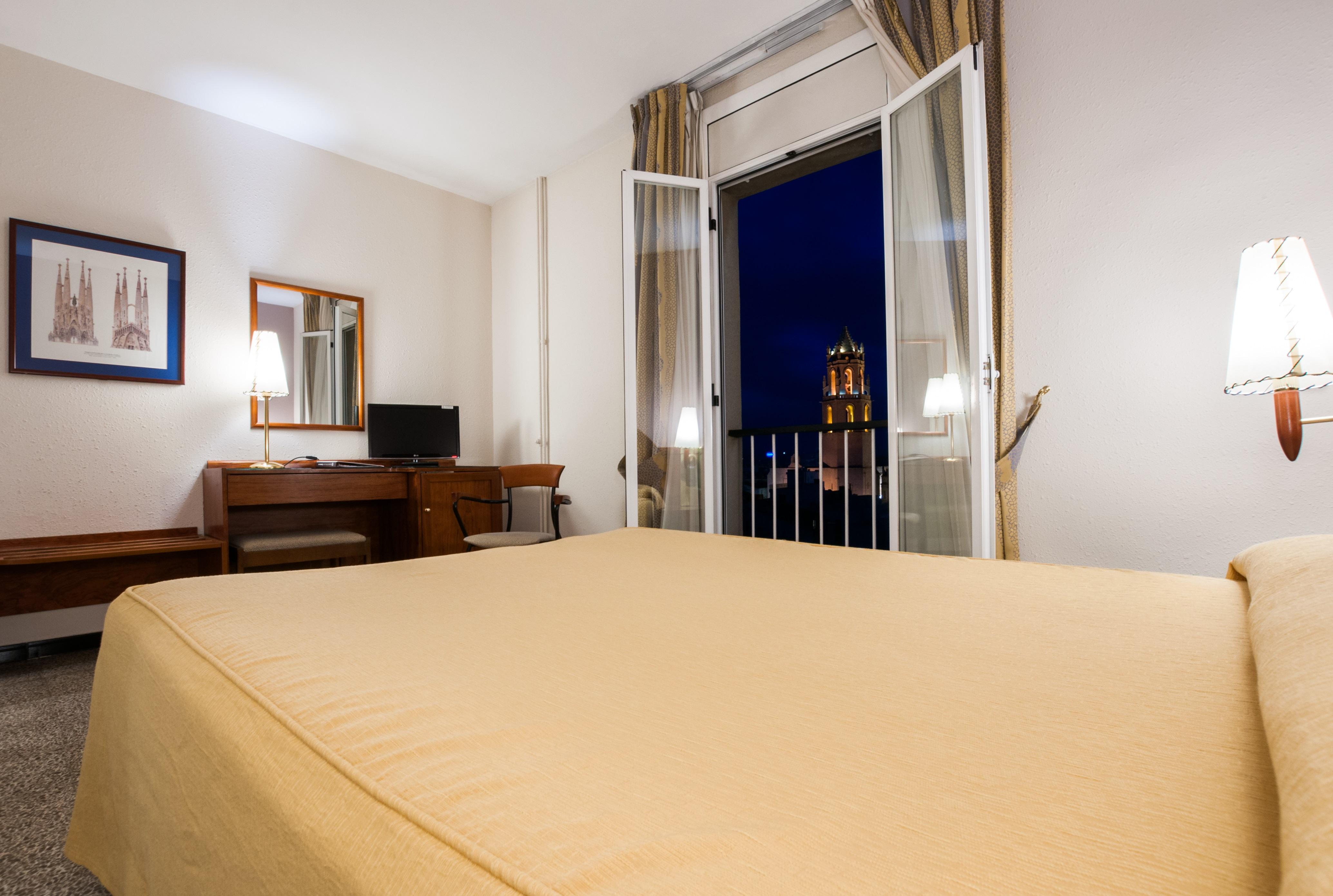 Hotel Gaudi Reus Esterno foto